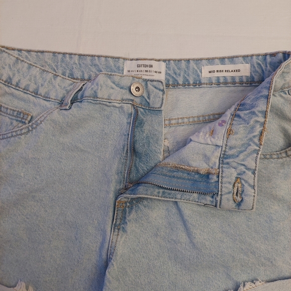 Cotton On Light Wash Rigid Denim Cut Off Mid Rise Relaxed Jean Shorts Size 6 - Picture 10 of 12